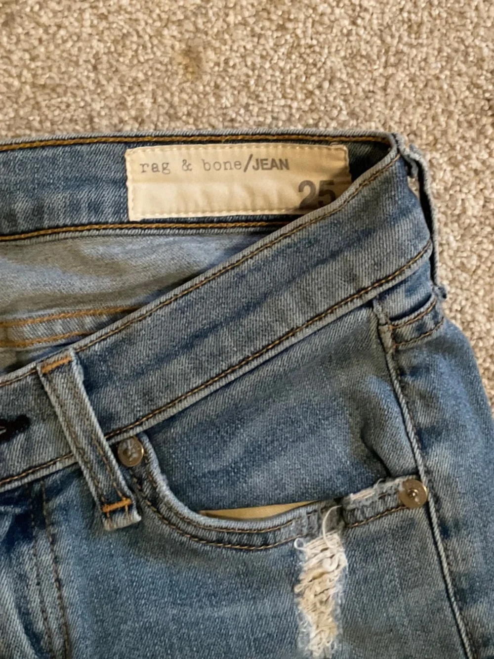 Rag & Bone distressed skinny jeans size 25 light wash raw hem